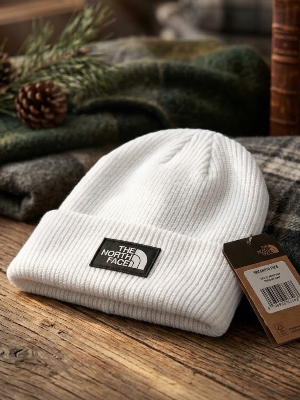 The North Face TNF Logo Box Cuffed Beanie White Knit Beanie NWT - Picture 4 of 4